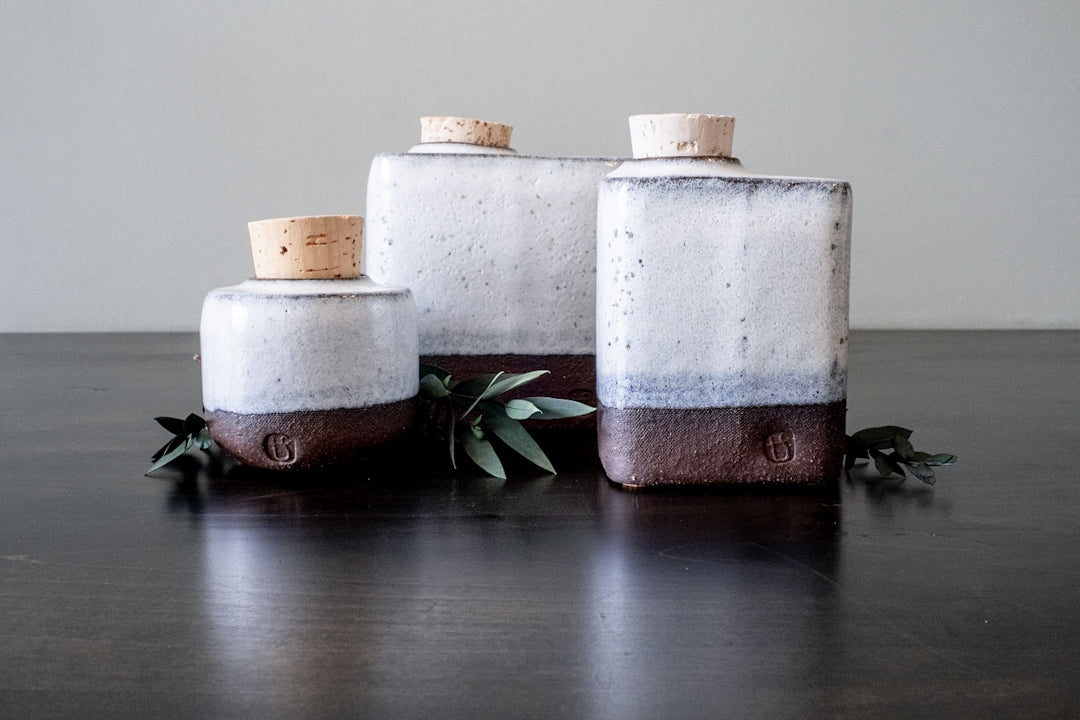 Pure Line Ceramic Urn